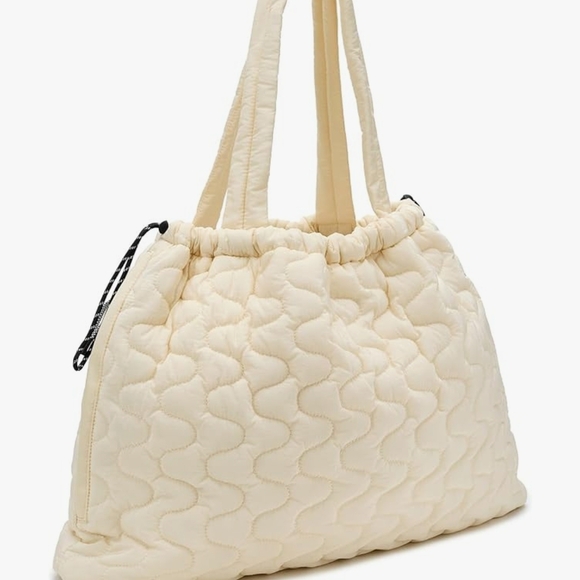 Free People Elegant Cream Quilted Tote Bag/ BNWT/ OVERSIZED - Picture 3 of 4